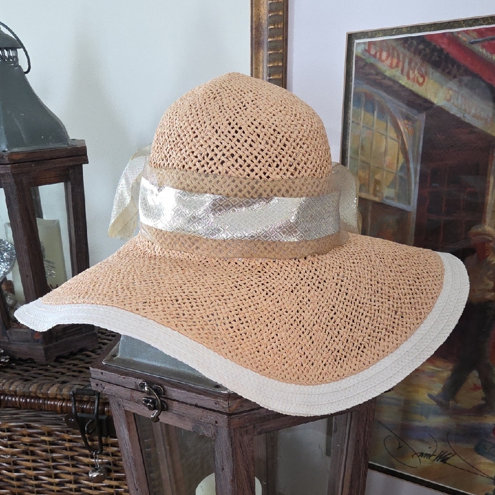 Jennifer Lopez Tan and Cream Sun Hat with Ribbon